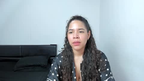 ashlyviper77 online show from November 19, 2025, 3:01 pm