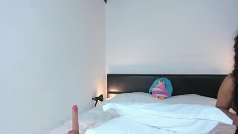 ashlyviper77 online show from April 14, 2026, 11:55 pm