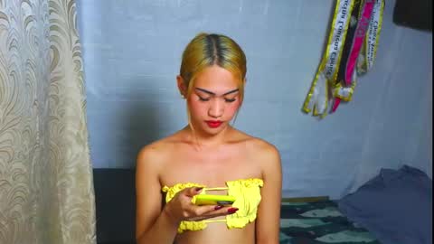 Snapshot of asian_loraine chatting on October 6, 2025, 10:23 am LOVELY LORAINE online show from October 6, 2025, 10:23 am