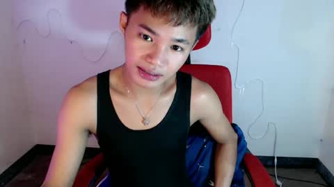 Snapshot of asian_lover05 chatting on June 18, 2026, 5:17 pm asian_lover05 online show from June 18, 2026, 5:17 pm