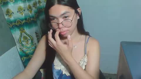 Snapshot of asian_rhean chatting on February 19, 2025, 10:12 am Rhean online show from February 19, 2025, 10:12 am