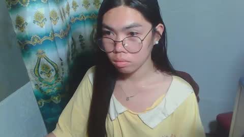 Snapshot of asian_rhean chatting on February 21, 2025, 5:24 am Rhean online show from February 21, 2025, 5:24 am