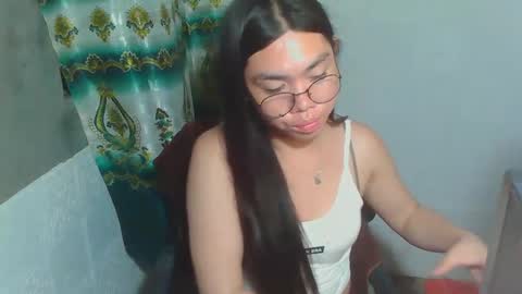 Snapshot of asian_rhean chatting on February 26, 2025, 7:27 pm Rhean online show from February 26, 2025, 7:27 pm