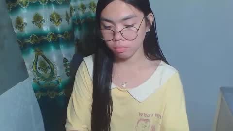 Snapshot of asian_rhean chatting on February 28, 2025, 10:52 am Rhean online show from February 28, 2025, 10:52 am