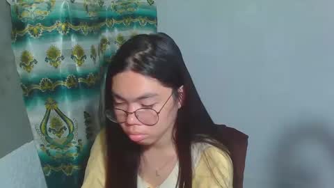 Snapshot of asian_rhean chatting on March 7, 2025, 10:02 am Rhean online show from March 7, 2025, 10:02 am