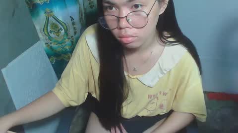 Snapshot of asian_rhean chatting on March 8, 2025, 7:38 am Rhean online show from March 8, 2025, 7:38 am