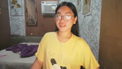 Snapshot of asian_rhean chatting on October 9, 2025, 9:35 pm Rhean online show from October 9, 2025, 9:35 pm
