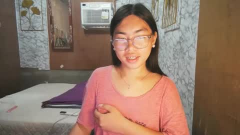 Snapshot of asian_rhean chatting on October 11, 2025, 11:36 pm Rhean online show from October 11, 2025, 11:36 pm