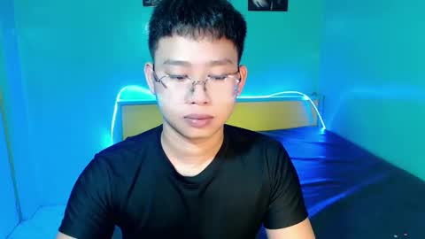 asian_walker online show from May 7, 2026, 9:58 am