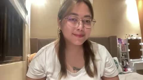 Snapshot of asianbunny10 chatting on October 15, 2025, 10:15 am Curvy online show from October 15, 2025, 10:15 am