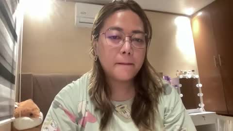 Snapshot of asianbunny10 chatting on October 19, 2025, 6:25 am Curvy online show from October 19, 2025, 6:25 am