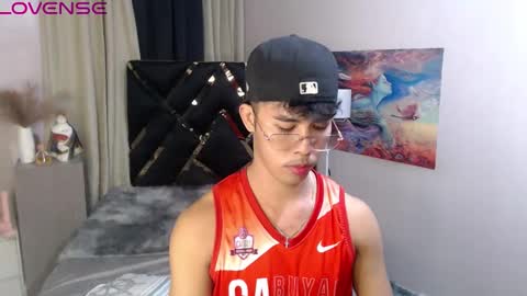 asiancum_peter online show from September 15, 2025, 10:04 am