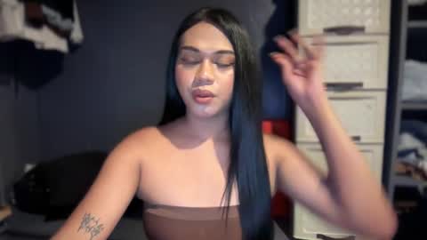 JULIA online show from April 14, 2026, 7:42 pm