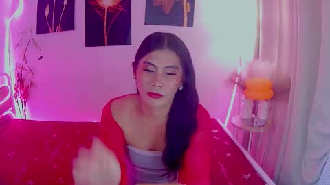 asianloreen24 online show from December 4, 2025, 3:21 pm