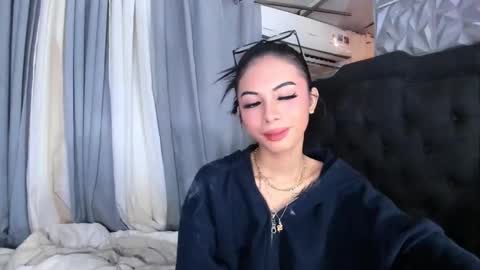 Snapshot of asianprettypetite chatting on March 5, 2025, 10:44 am CHESKA online show from March 5, 2025, 10:44 am