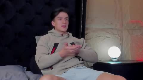 Aslan  online show from April 7, 2026, 2:34 am