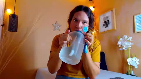 ASLY online show from September 22, 2025, 12:40 pm