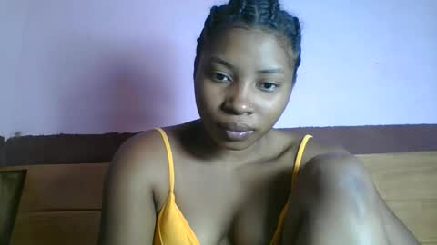 asmiraa online show from March 12, 2026, 10:43 am