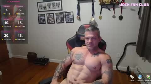 Snapshot of ass_chaser_1 chatting on September 17, 2025, 1:40 am Ass Chaser online show from September 17, 2025, 1:40 am