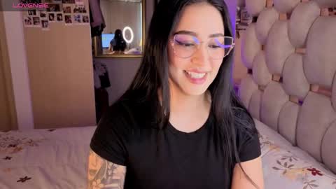 Ashley online show from November 6, 2025, 3:46 pm