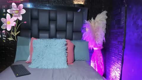 Nahomi  online show from January 6, 2026, 10:19 am