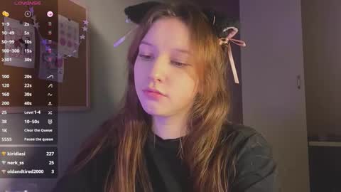 Snapshot of assistentka chatting on December 4, 2025, 8:50 pm Camilla 3 online show from December 4, 2025, 8:50 pm