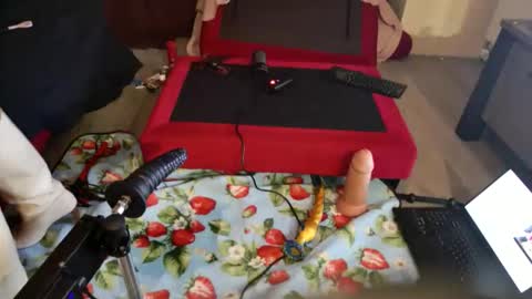 Snapshot of asstoy19 chatting on November 2, 2025, 7:27 pm asstoy19 online show from November 2, 2025, 7:27 pm