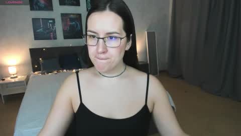 Snapshot of asti_bubbles chatting on March 1, 2026, 1:29 am Asti online show from March 1, 2026, 1:29 am