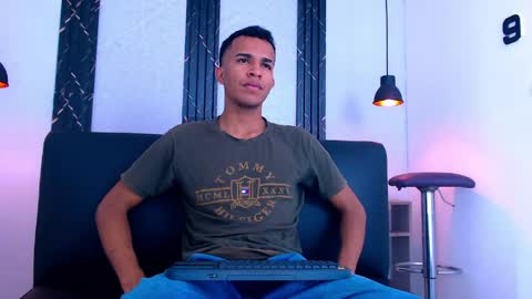 Snapshot of aston_vera chatting on April 1, 2026, 3:40 am Aston online show from April 1, 2026, 3:40 am