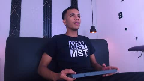 Snapshot of aston_vera chatting on April 4, 2026, 3:49 am Aston online show from April 4, 2026, 3:49 am