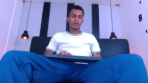 Snapshot of aston_vera chatting on April 12, 2026, 3:06 pm Aston online show from April 12, 2026, 3:06 pm