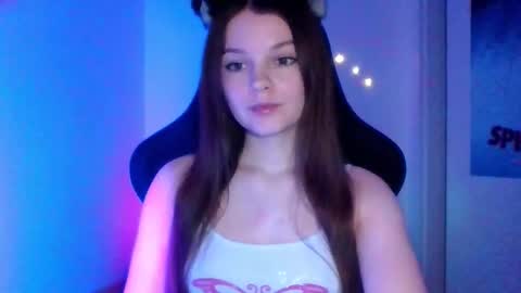 astradream_ online show from December 4, 2025, 10:18 pm