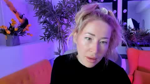 astramonroe online show from September 25, 2025, 1:31 am