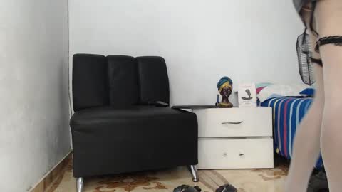 Snapshot of astrid__v chatting on November 25, 2025, 6:30 pm Astrid online show from November 25, 2025, 6:30 pm