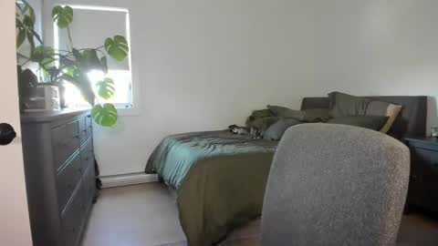 Astrid Luxe online show from October 10, 2025, 6:18 pm