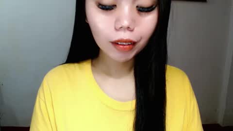 Snapshot of asuna_charming chatting on February 5, 2026, 7:02 am asuna_charming online show from February 5, 2026, 7:02 am