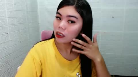 Snapshot of asuna_charming chatting on February 19, 2026, 7:04 am asuna_charming online show from February 19, 2026, 7:04 am