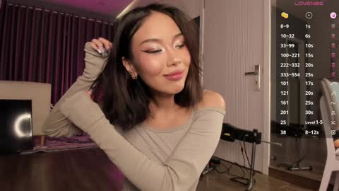 Snapshot of asuno_ chatting on September 18, 2025, 2:19 pm Follow my TG Channel for 3 tokens only online show from September 18, 2025, 2:19 pm