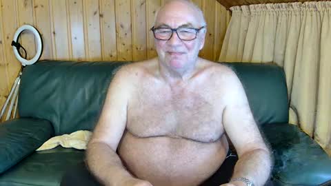 Snapshot of asusandy chatting on February 6, 2025, 1:10 pm asusandy online show from February 6, 2025, 1:10 pm