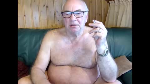 Snapshot of asusandy chatting on February 22, 2025, 1:57 pm asusandy online show from February 22, 2025, 1:57 pm