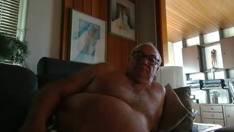 Snapshot of asusandy chatting on March 1, 2025, 1:51 pm asusandy online show from March 1, 2025, 1:51 pm