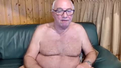 Snapshot of asusandy chatting on March 2, 2025, 12:42 am asusandy online show from March 2, 2025, 12:42 am