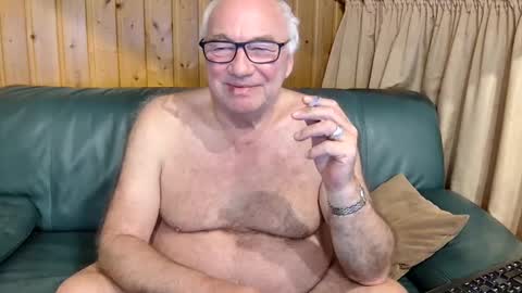 Snapshot of asusandy chatting on March 11, 2025, 10:20 pm asusandy online show from March 11, 2025, 10:20 pm