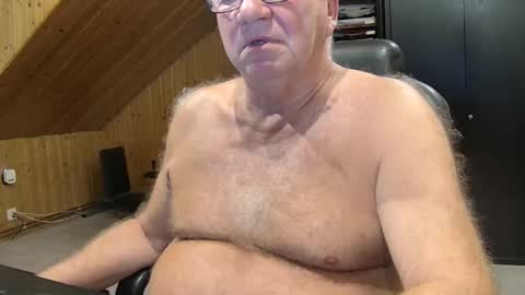 Snapshot of asusandy chatting on September 10, 2025, 10:21 pm asusandy online show from September 10, 2025, 10:21 pm