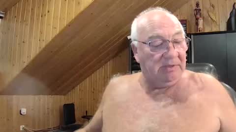 Snapshot of asusandy chatting on September 15, 2025, 9:37 pm asusandy online show from September 15, 2025, 9:37 pm