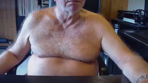 Snapshot of asusandy chatting on September 26, 2025, 12:42 pm asusandy online show from September 26, 2025, 12:42 pm