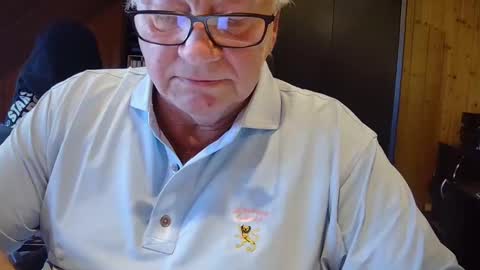 Snapshot of asusandy chatting on October 14, 2025, 3:02 pm asusandy online show from October 14, 2025, 3:02 pm