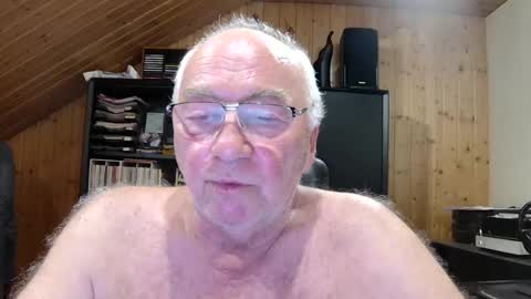 Snapshot of asusandy chatting on June 21, 2026, 10:23 pm asusandy online show from June 21, 2026, 10:23 pm