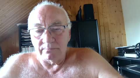 Snapshot of asusandy chatting on June 22, 2026, 12:35 pm asusandy online show from June 22, 2026, 12:35 pm