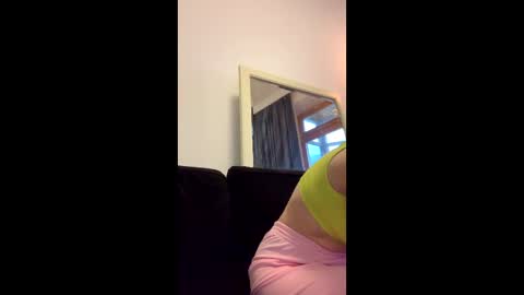 Snapshot of asya_new chatting on October 6, 2025, 4:21 am asya_new online show from October 6, 2025, 4:21 am